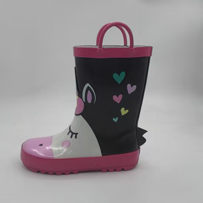 Easy-on handles children 3D printing rubber boots