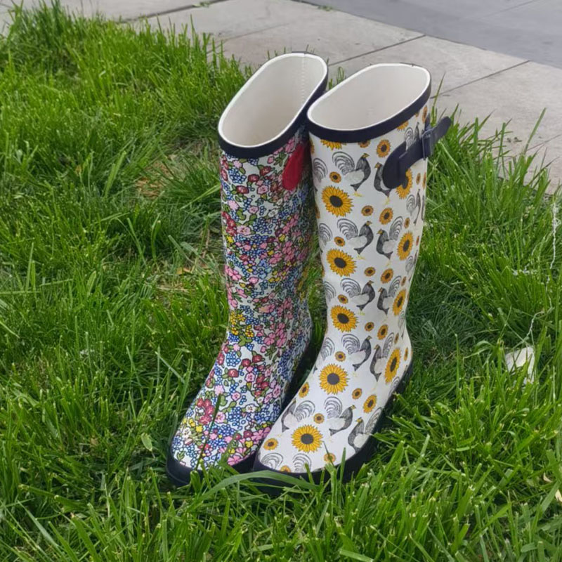 Women’s sunflower print waterproof rubber boots