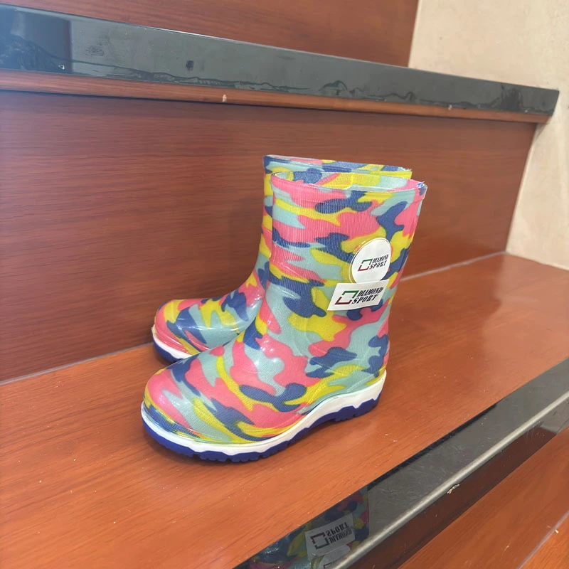 Three color injection molded PVC transparent rain boots for kids mother