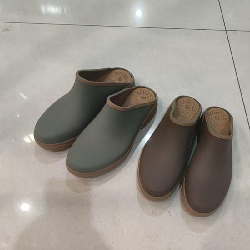 Neoprene lined non slip rubber slipper clogs