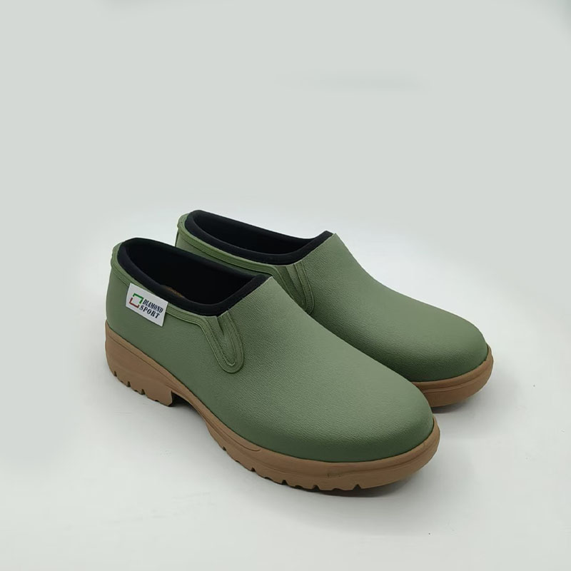 Neoprene lined waterproof rubber garden shoes